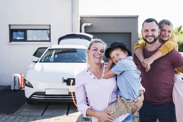 Die neue Kaufprämie 2026 soll E-Mobilität für Familien wieder bezahlbarer machen.